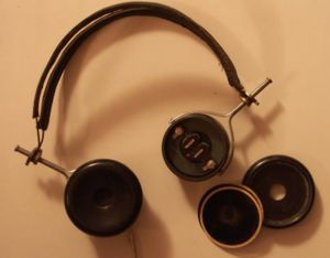 Exp1HeadPhones.jpg