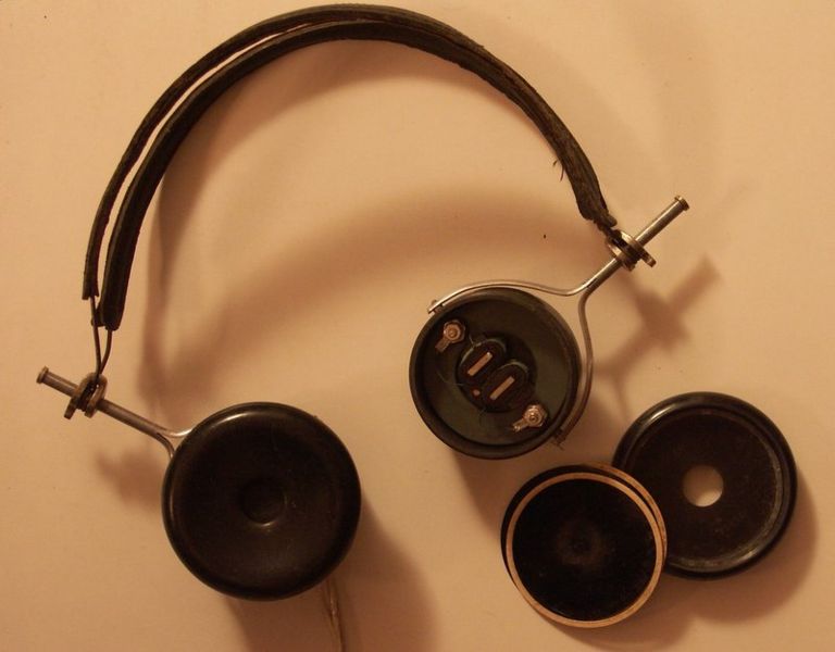 File:Exp1HeadPhones.jpg